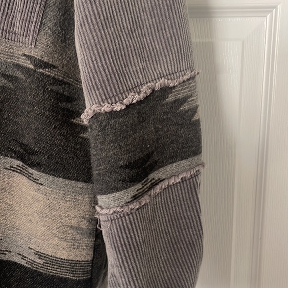 POL Oversized Shacket - Picture 4 of 4